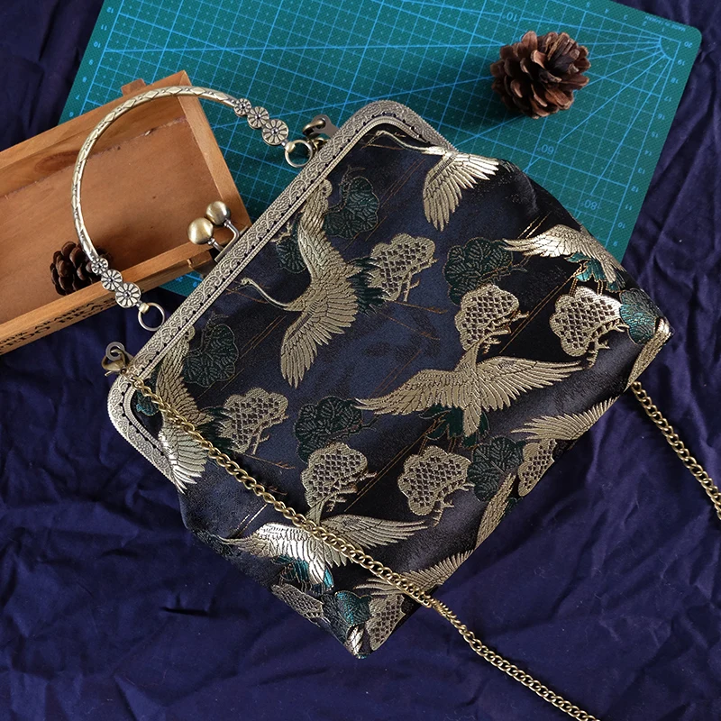 

TekiEssica Vintage Design Handmade Embroidery Silk Tassels Crane Velour Pink Velvet Women Handbag Shoulder Chain Messenger Bag