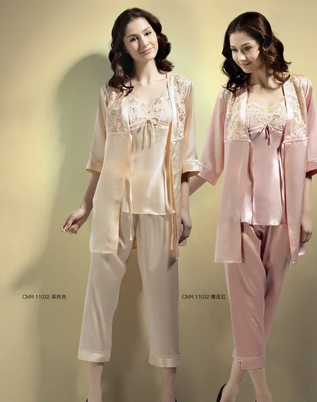 women_silk_pajamas_set_11032