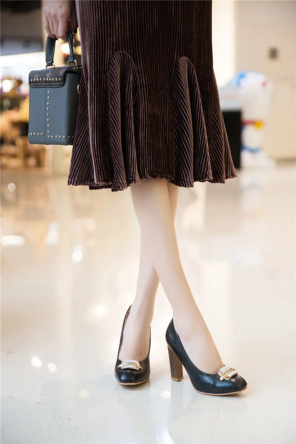 aeProduct.getSubject ()