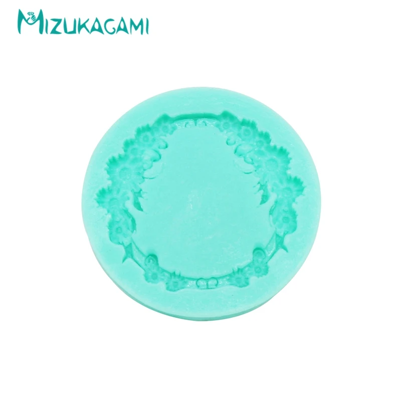 

Retro-small wreath-shaped inverted Fondant cake with silica gel mould chocolate tool in stock