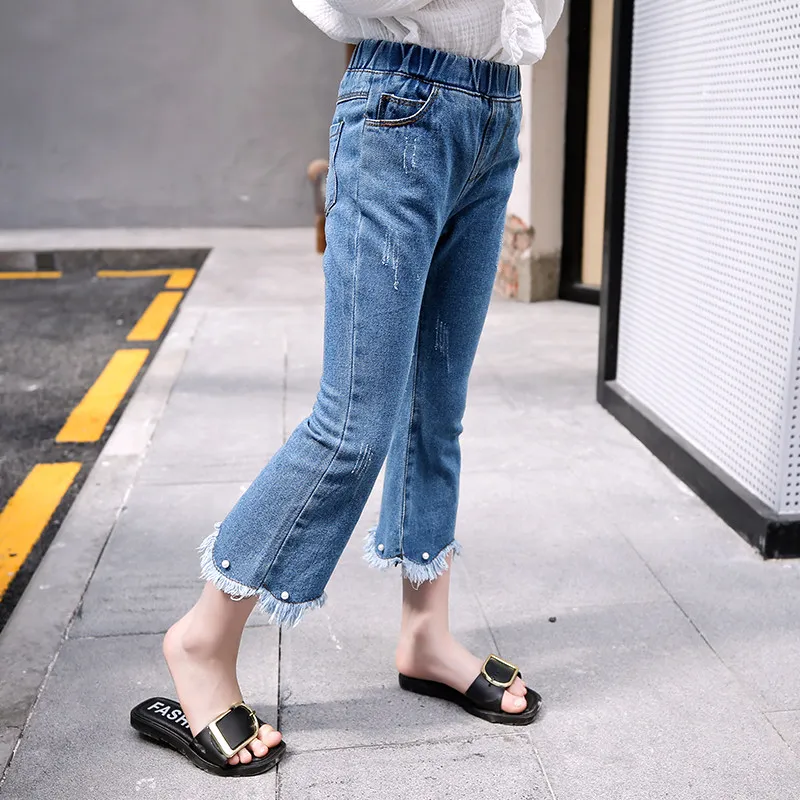 Летние джинсовые расклешенные брюки для девочек с жемчужными бусинами; модные джинсы для маленьких девочек; брюки; джинсы высокого качества для девочек