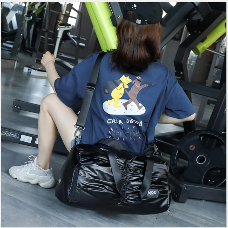 Waterproof Lady Sports Bag Novel Soft Portable Fitness Bag Large Capacity Men's Convenient Short-distance Travel Bag Waterproof Lady Sports Bag Novel Soft Portable Fitness Bag Large Capacity Men's Convenient Short-distance Travel Bag