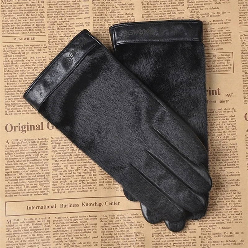 NEW 2019 Men Genuine Leather Gloves Fashion Black Fur Sheepskin Gloves Autumn Winter Plus Thermal Velvet Driving Gloves M030NC