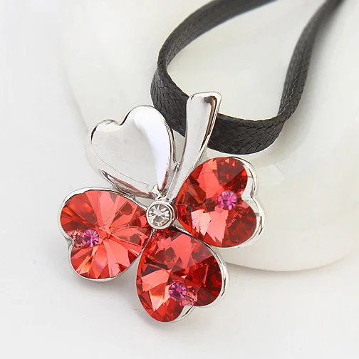 

Four Leaf Clover Choker Necklace Pendant Crystals From SWAROVSKI Rope Chain Neck Jewelry Short Necklace For Women Party Gifts
