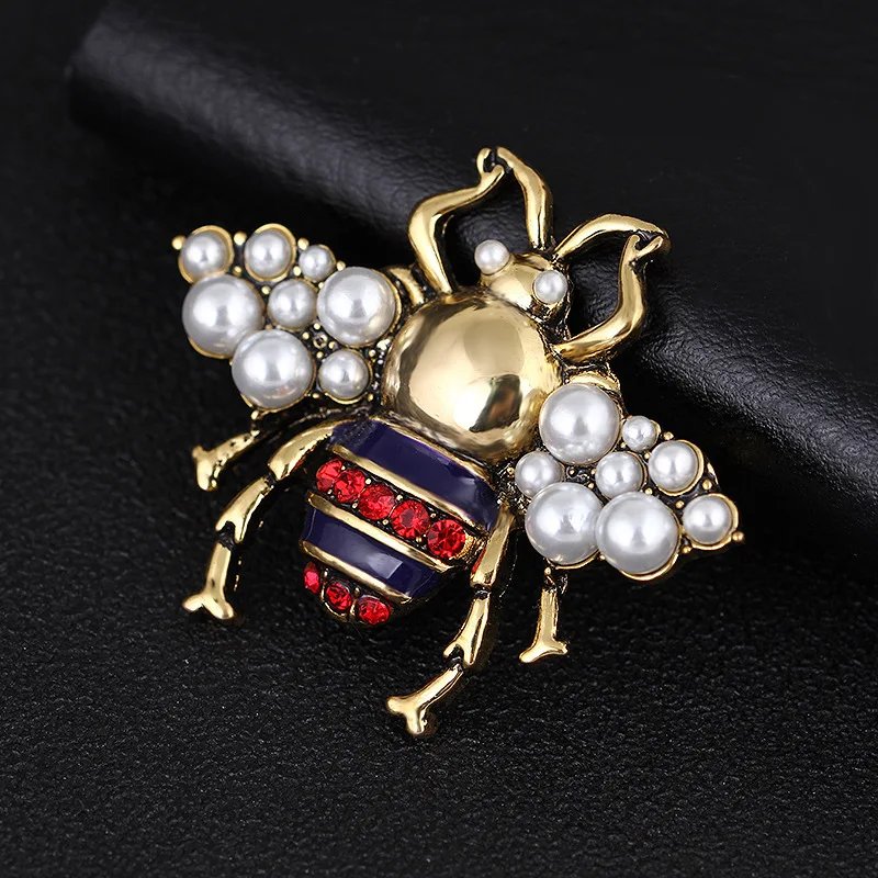 

Fashion Rhinestone and Pearl Enamel Bumblebee Brooches Men Women's Alloy Yellow Bee Insect Brooch Pins Christmas Jewelry Gift