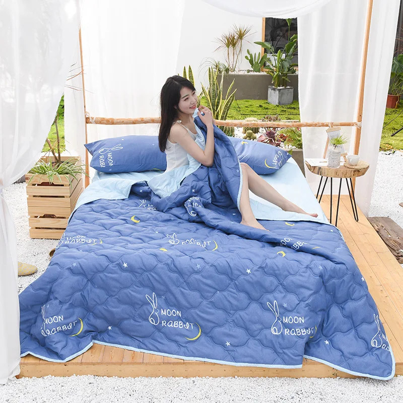 

200x230cm Summer Air-conditioning Quilt Soft Breathable Throw Blanket Thin Stripe Plaid Comforter Bed Cover Bedspread