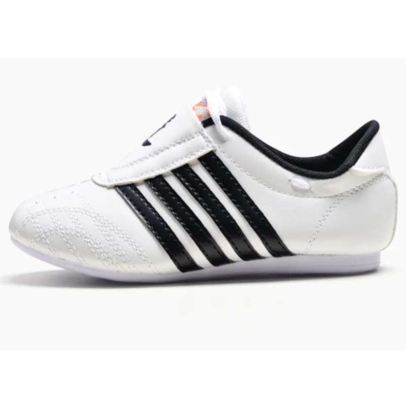 Online Taekwondo Schuhe der Weißen männer Sport Schuh Hochwertige Atmungsaktive Kung Fu Wushu Taichi Karate Kampfkunst Wrestling Turnschuhe Kinder