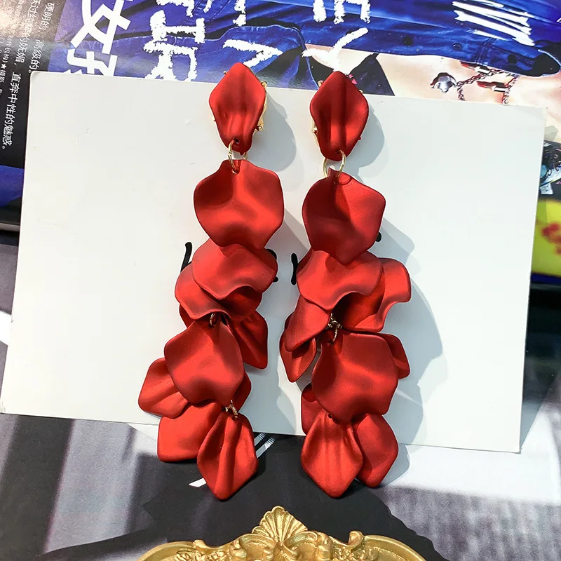 new design Korean hot fashion jewelry exaggerated long acrylic paint rose petals beach holiday earrings for women gift - Окраска металла: hong