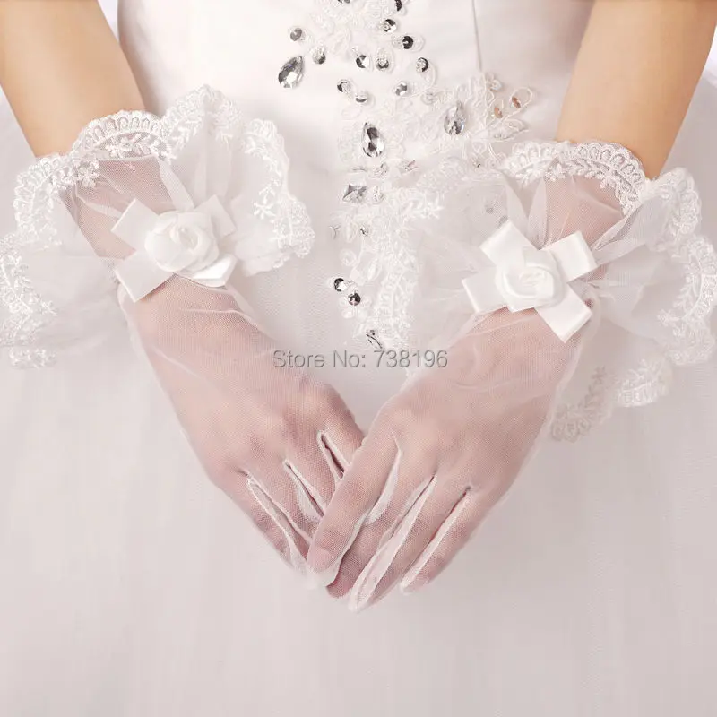 2015-New-Cheap-Bridal-Gloves-In-Stock-Hollow-Wedding-Accessories-Sheer-Bridal-Gloves-Vestido-De-Noiva (1).jpg