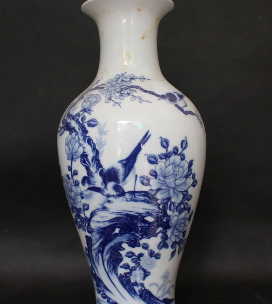 

19" Chinese White Blue Porcelain pied magpie Bird Tree Peony Flower Bottle Vase