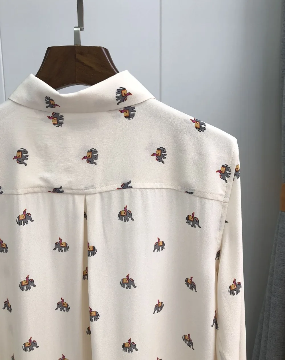 Натуральный шелк, блузка с принтом животных, рубашка с изображением слонов, шифоновые Блузы для женщин, для офиса, высокое качество, подиумная блуза бежевого цвета, новинка