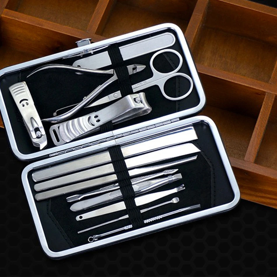 02ULECHQING Manicure scissors Wholesale Clippers Nail Care Tools Manicure Pedicure Set Alicate de unha For a pedicure