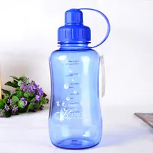 2016 Envío Libre Nueva Gray Ciclo Bicicleta de La Bici Deportes taza de 800 ml De Plástico Botella de Agua Con Cubierta de Polvo espacio Para Acampar botella