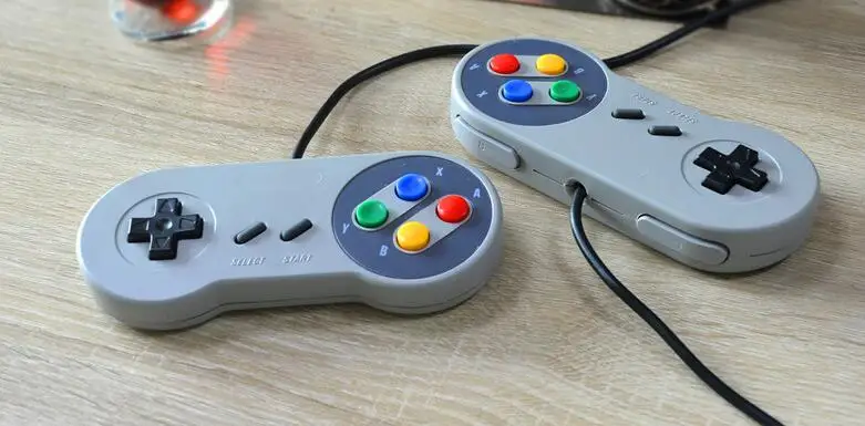 16 بت الترفيه نظام السوبر ميني الكلاسيكية التلفزيون يده لعبة فيديو وحدة التحكم wiredcontroller بنيت في 100 الحقيقي لعبة AV الناتج