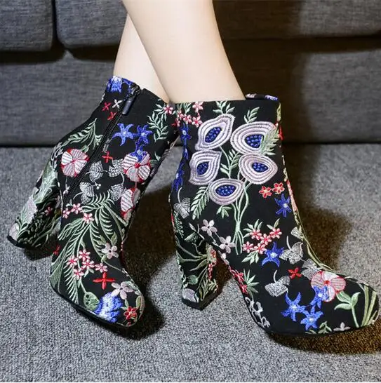 New 2016 European Style Vintage Boots Embroidery Flower Ankle Boots Chunky High Heel Fashion Boots High Quality Women Boots