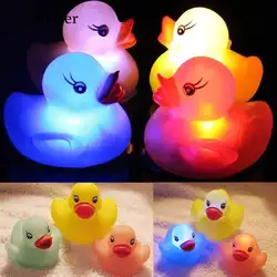 Индукционная Rubber Duck Ванна проблесковый маячок игрушка авто Цвет Изменение Детские Ванная комната игрушки многоцветные светодио дный