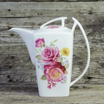 Fashion British Bone China Coffee Pot European Style Afternoon Tea Teaset Ceramic Teapot Coffee Pot Flower Tea Pot Porcelain Pot - Цвет: V