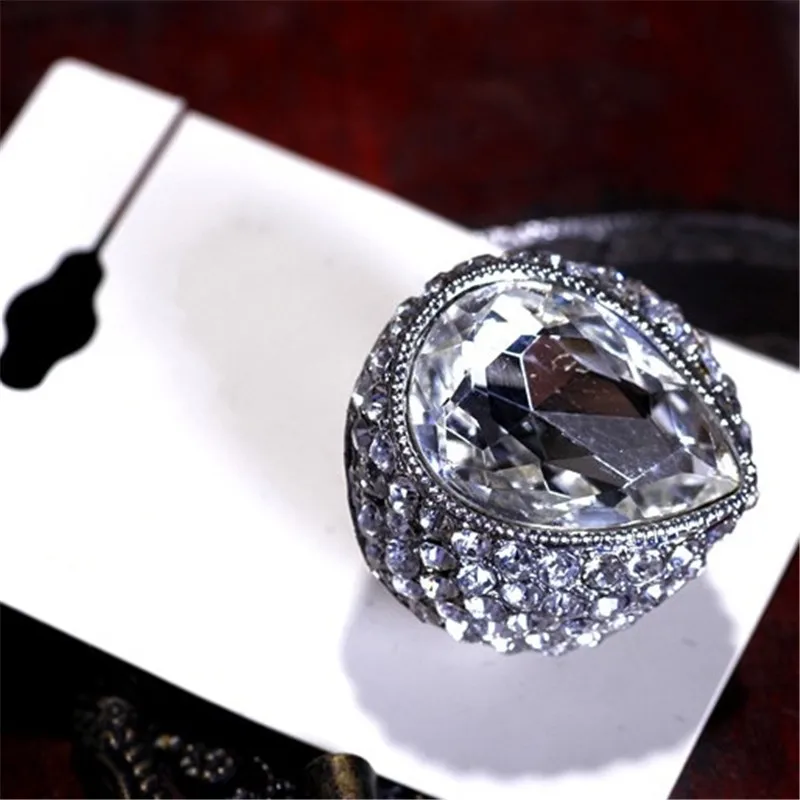 Wing Yuk Tak Fashion Exaggerated Vintage Style Water Drop Elastic Ring For Trendy Party Jewelry Wholesale