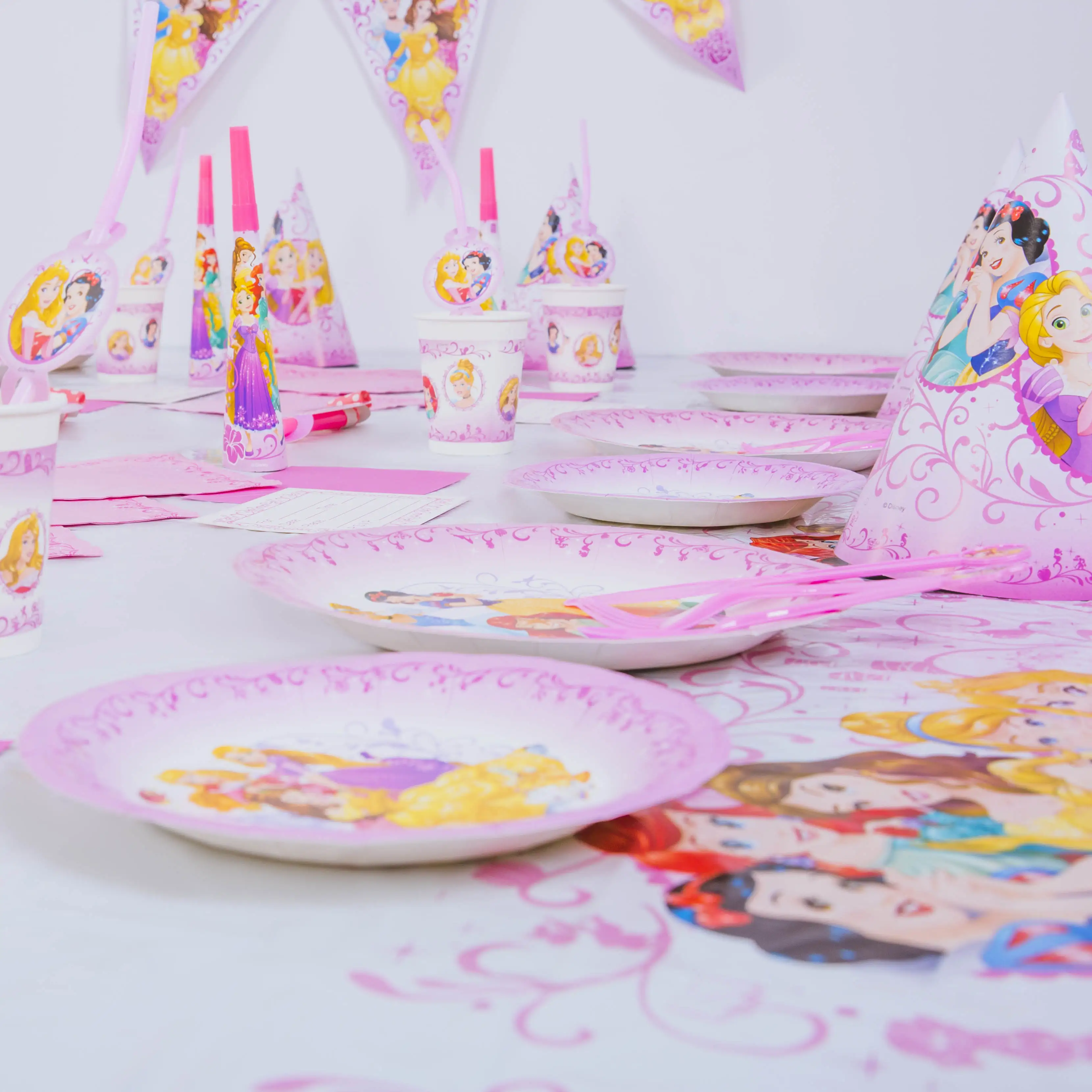 Snow White theme decoration disposable tableware paper cups toys