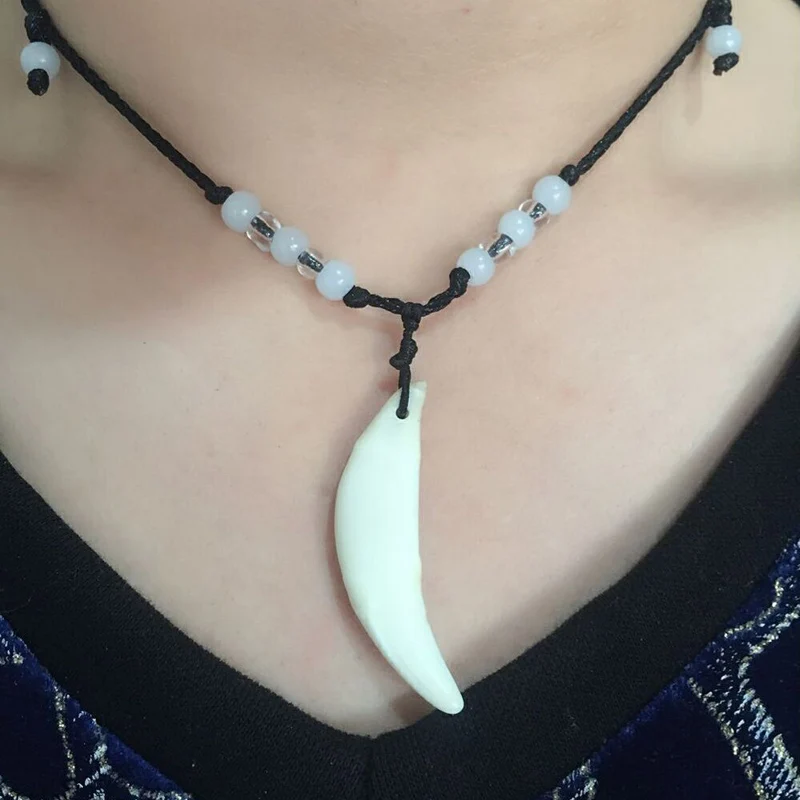 

Tibetan Bone Wolf Teeth Figure Amulet Charms 35-40mm Bleached White Wolf Teeth Good For Lovers Couple DIY Necklace 10Pcs/Lot