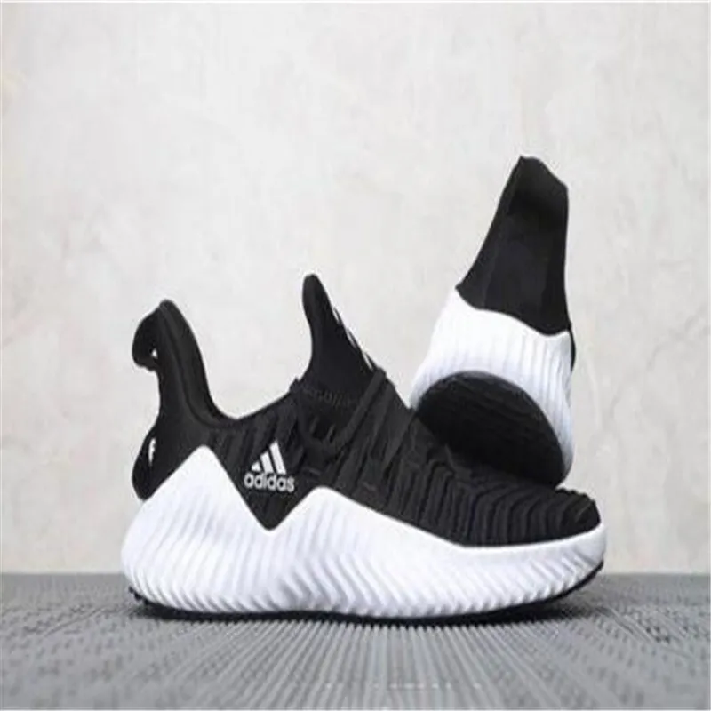 

Men's shoes spring 2019 new summer breathable mesh shoes flying woven sports casual wild white shoes men's tide shoes