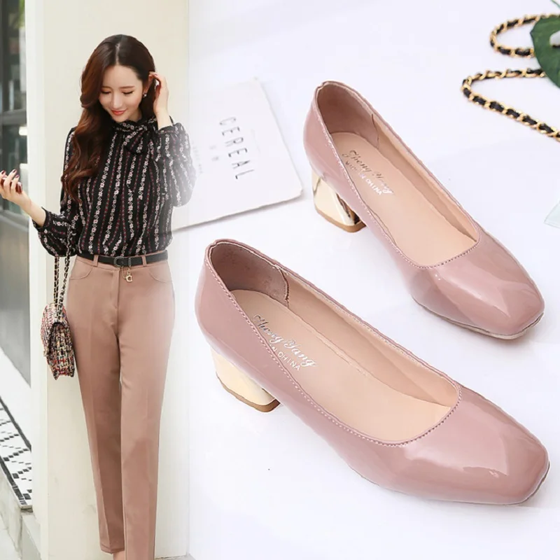 

Korean version of the new patent leather square head shallow mouth single shoes fashion wild pink 5CM comfortable high heels.