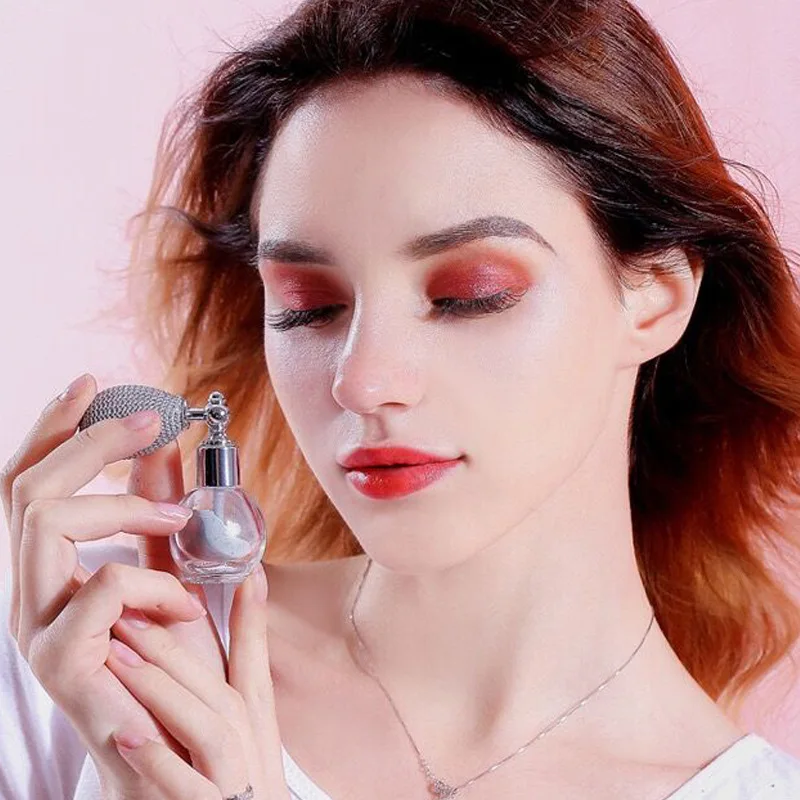 

1pcs Brighten Glitter Shimmer Eye Powder Powder Face Makeup Powder Creamy Texture 4 Colors Sprayer Cosmetics TSLM1