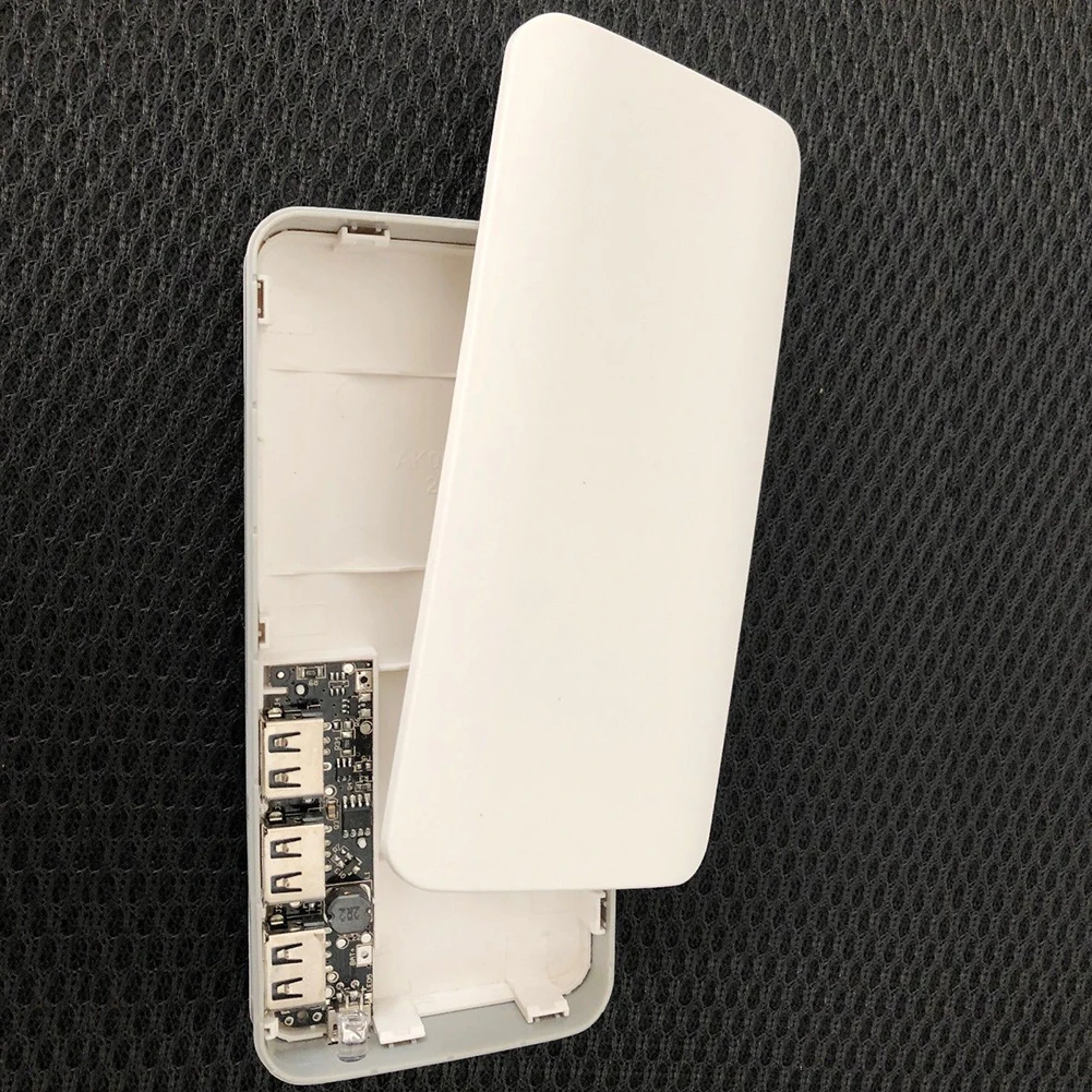 

5V 1A 2.1A Cover Protective Circuit Protection Power Bank Case Plastic Wear Resistant 3 USB Ports Accessories DIY 18650 Battery