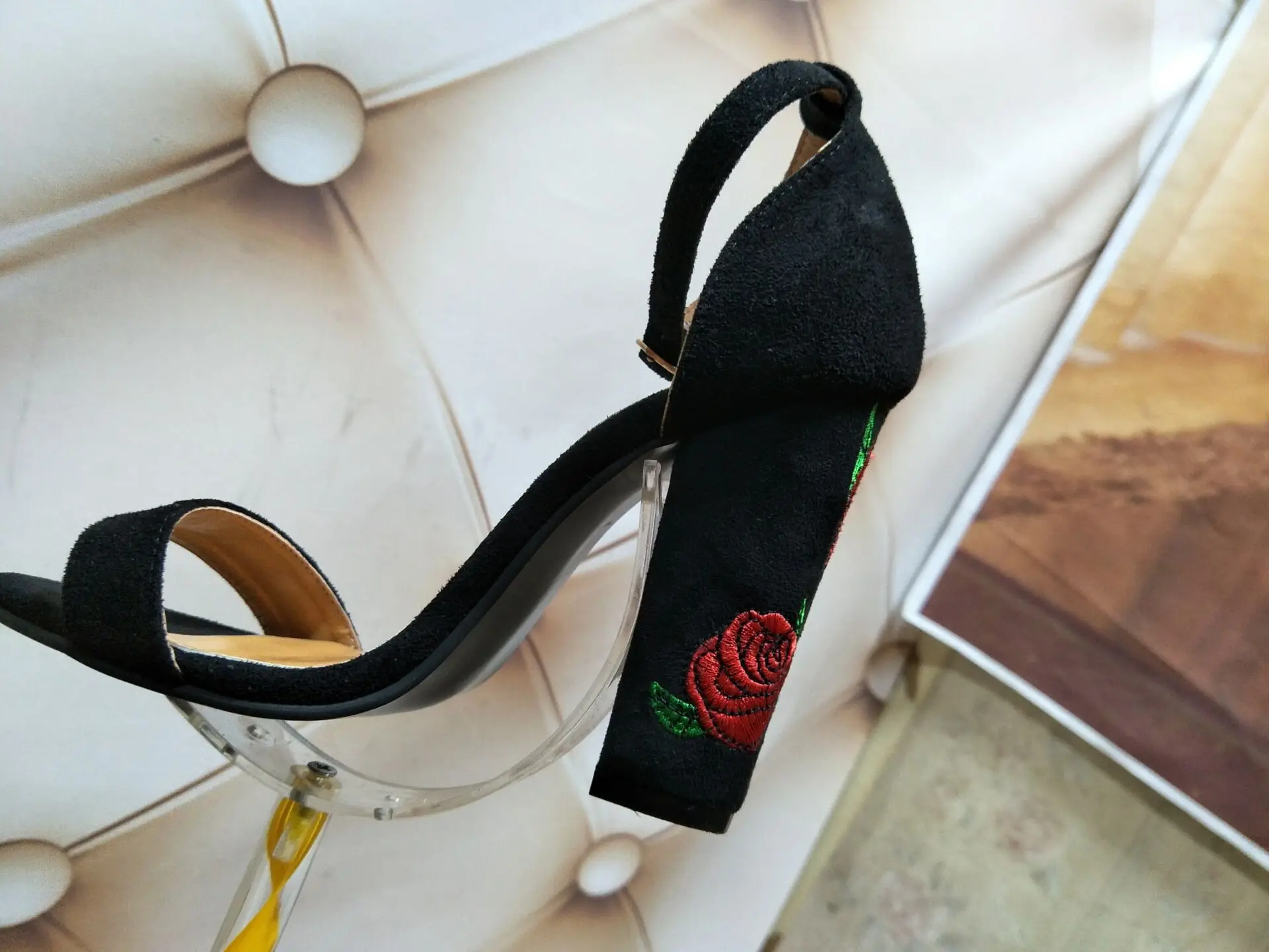 Женские замшевые туфли с вышивкой на высоком каблуке; женские вечерние туфли в этническом стиле с цветочным принтом; большие размеры; zapatos mujer 1189