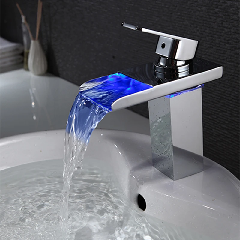 Мойка водопад купить. Смеситель Mixer Modern Bath Faucet. Кран водопад. Каскадный смеситель для раковины с подсветкой водопад. Смеситель для раковины водопад Grohe.