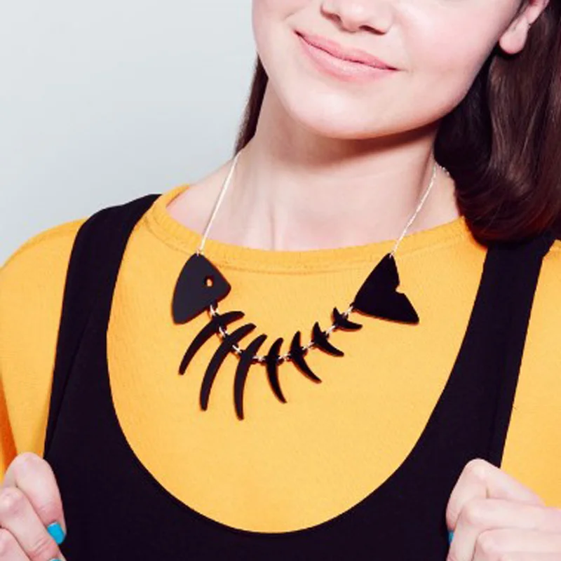 

Black Fish Bone Pendant Necklace Woman's Fashion Necklace Party Accessories