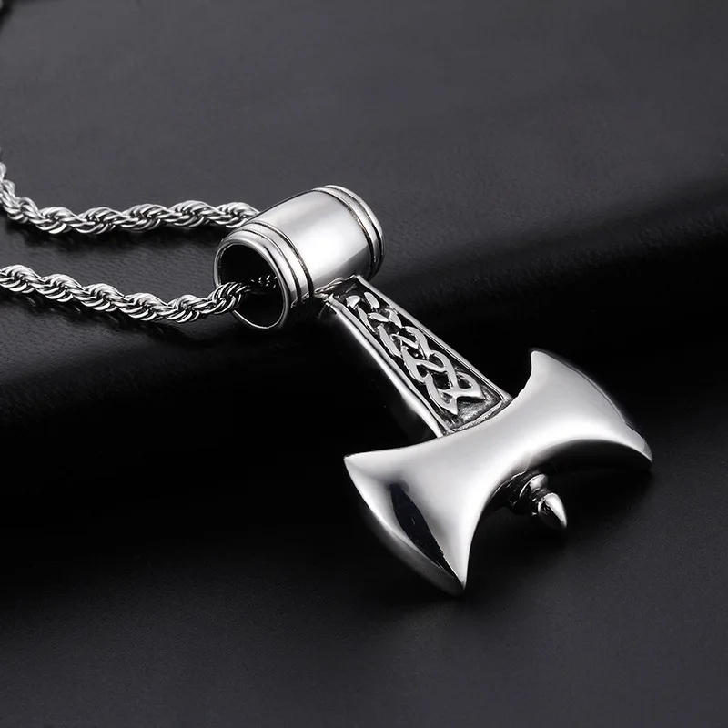 

Hot thunderbolt men titanium steel pendant foreign trade jewelry
