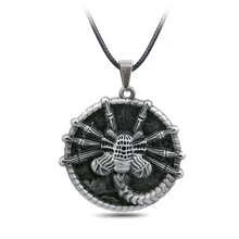 Collar de predador Alien en v para hombre y mujer, colgante con logotipo de Facehugger, cadena de cuerda, regalo Punk, joyería de películas
