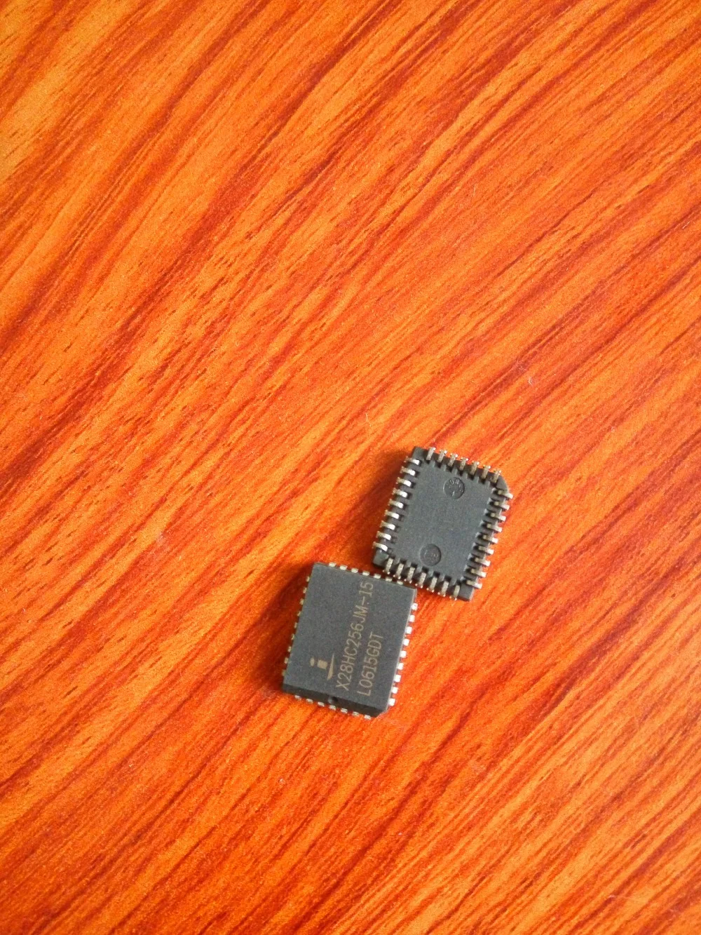 

X28HC256JM-15 X28HC256JM X28HC256 28HC256JM-15 28HC256 EEPROM PLCC32 clearance sale