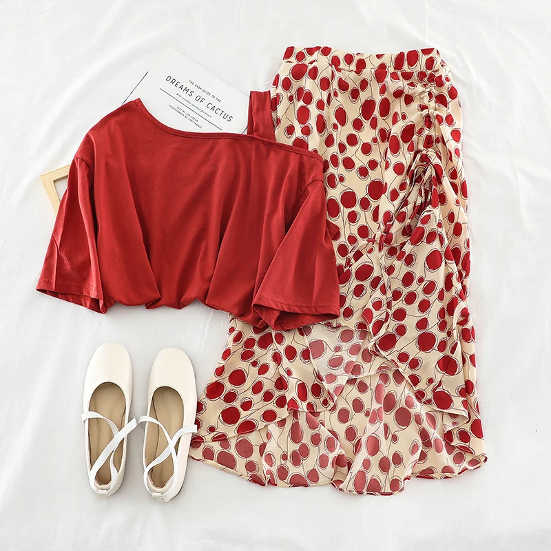 

2019 new fashion women's two piece set Sexy off-the-shoulder loose T-shirt+ high waist dot irregular skirt two-piece female H801