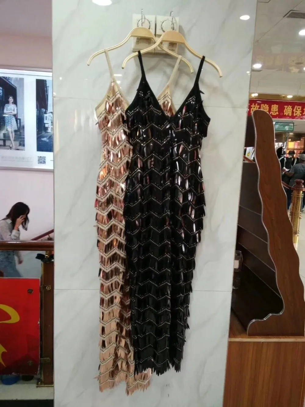 2018 New Woman's black gold v neck Sequined Sleeveless Ankle-Length Elastic Rayon Party Vestidos Sexy Club Bodycon Bandage Dress | Женская