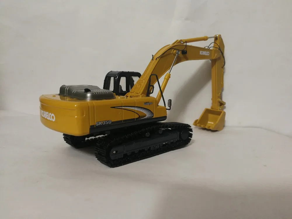 1:50 KOBELCO SK350 с желтой игрушкой экскаватора