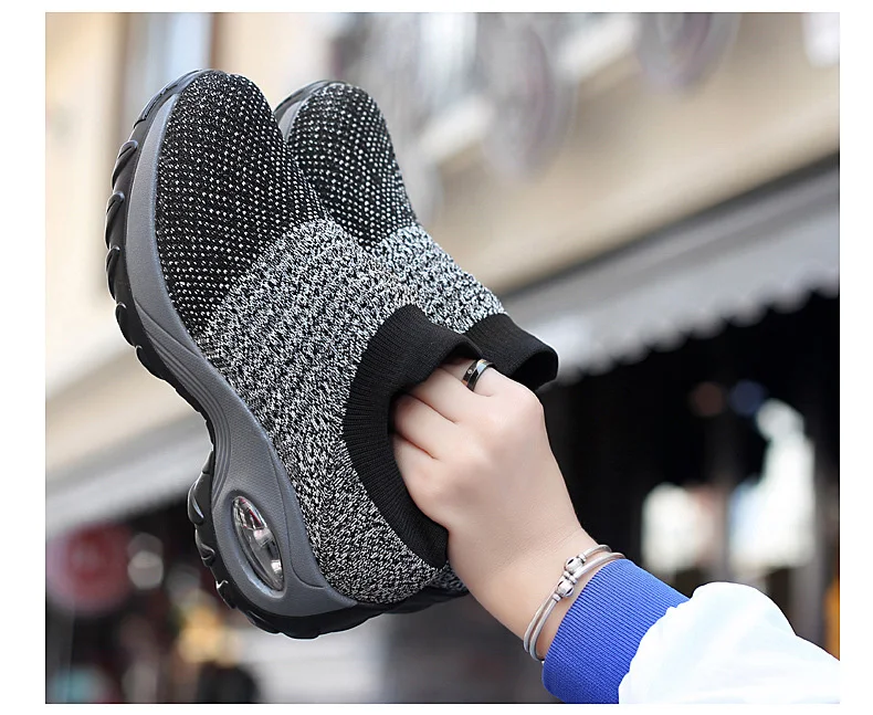 9322013709_874535409