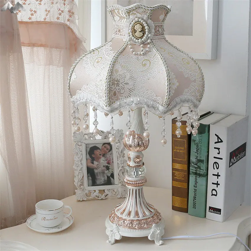 Европейские творческие ткань настольная лампа смолы Стол Lights спальня ночники для гостиной дома светильники Украшение - Цвет абажура: Белый