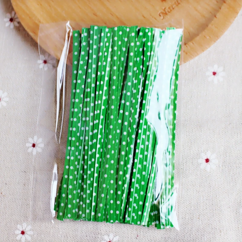 Горячая 100 шт./упак. 9 см Пластик куки галстуком-бабочкой DIY Подарочная сумка для рождественского декора День рождения конфеты упаковывая ленты