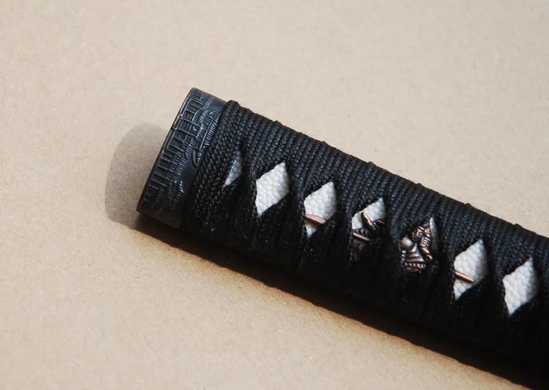 Отличная ручка Tsuka черная шелковая Ito натуральная белая Rayskin и сплав Fuchi Kashira для
