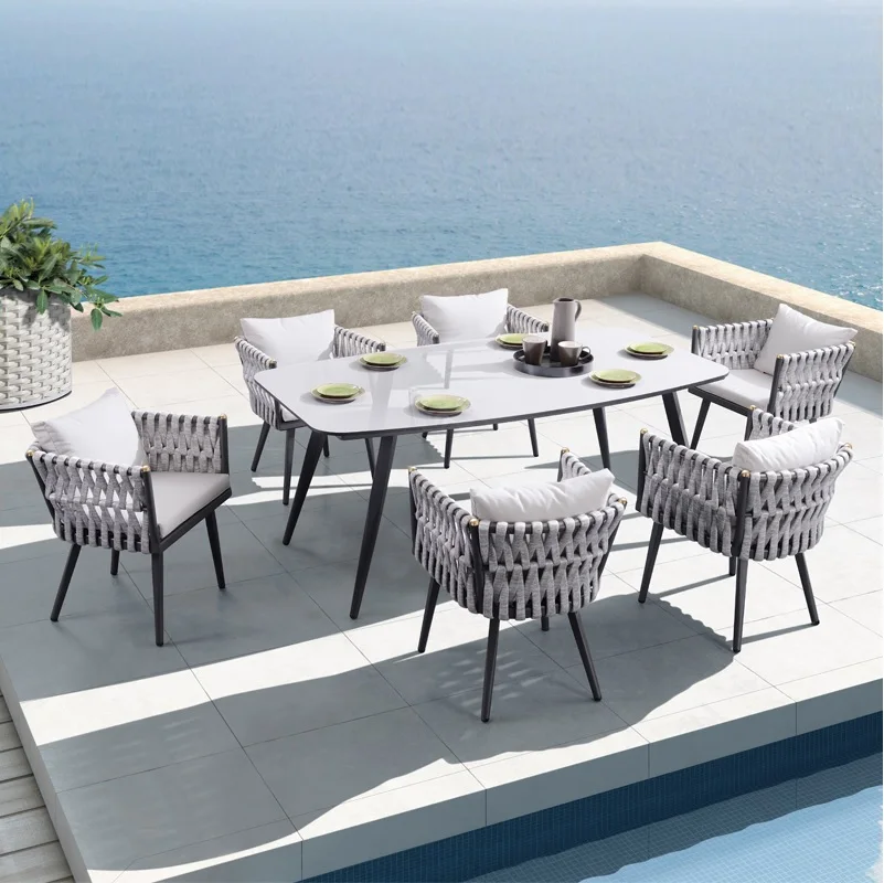 Итальянский дизайн плетеные уличные стулья и обеденный стол для комфортного обеда на свежем воздухе/Подушка сиденья и задняя подушка в комплекте
