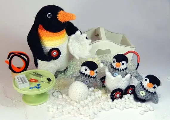 Вязаные игрушки фигурка пингвина номер b05114