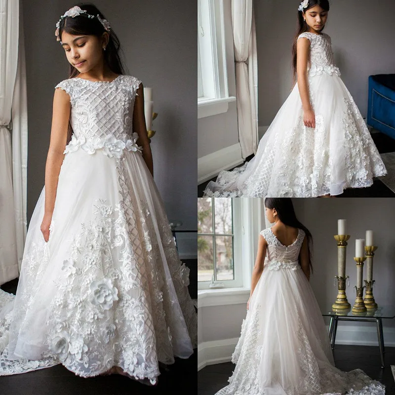 

New Coming Holy First Communion Gowns with 3D Floral Appliques Train Lace Up Back Gorgeous Flower Girl Dress For Wedding Vestido