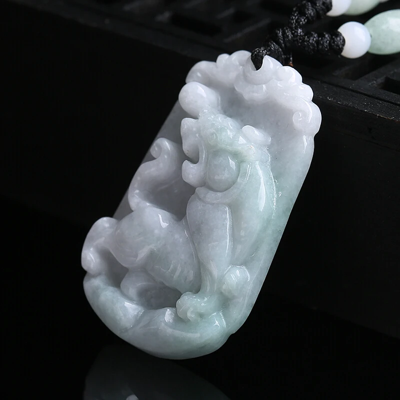 

Natural jadeite Chinese zodiac jade pendant Zodiac tiger transshipment jade Yu Pei necklace pendant Send a certificate