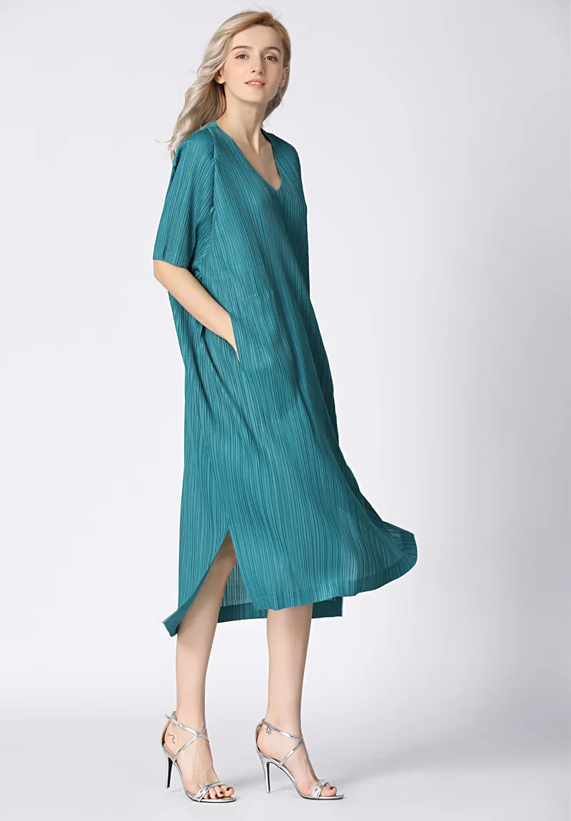 Лидер продаж Miyake модные однотонные складные v-образным вырезом с коротким рукавом с большим карманом асимметричные платья в наличии