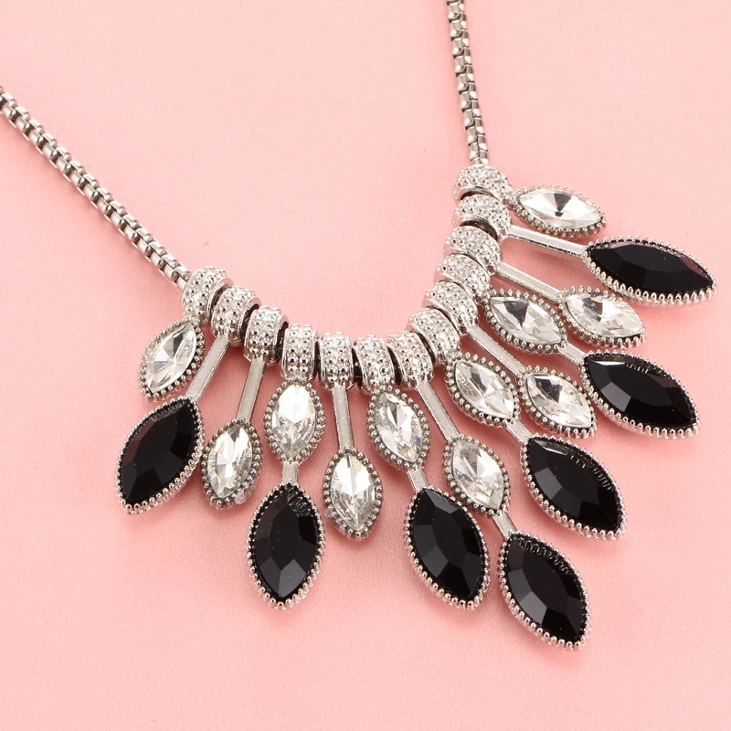 

Women Statement Choker Necklaces 2019 New Fashion Crystal Rhinestone Charm Black Stone Drop Necklace Beads Collier Femme 2018