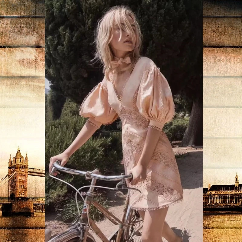 Женское платье Автопортрет розовое/Белое Кружевное мини трапециевидной формы с v