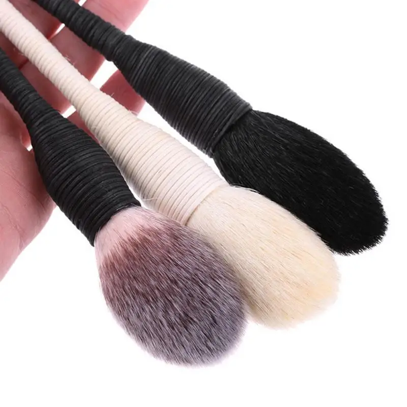

1 Piece Portable White Black Wool Loose Powder Goat Hair Brush Makeup Blush Brush With Handmade Rattan Handle Cosmetic