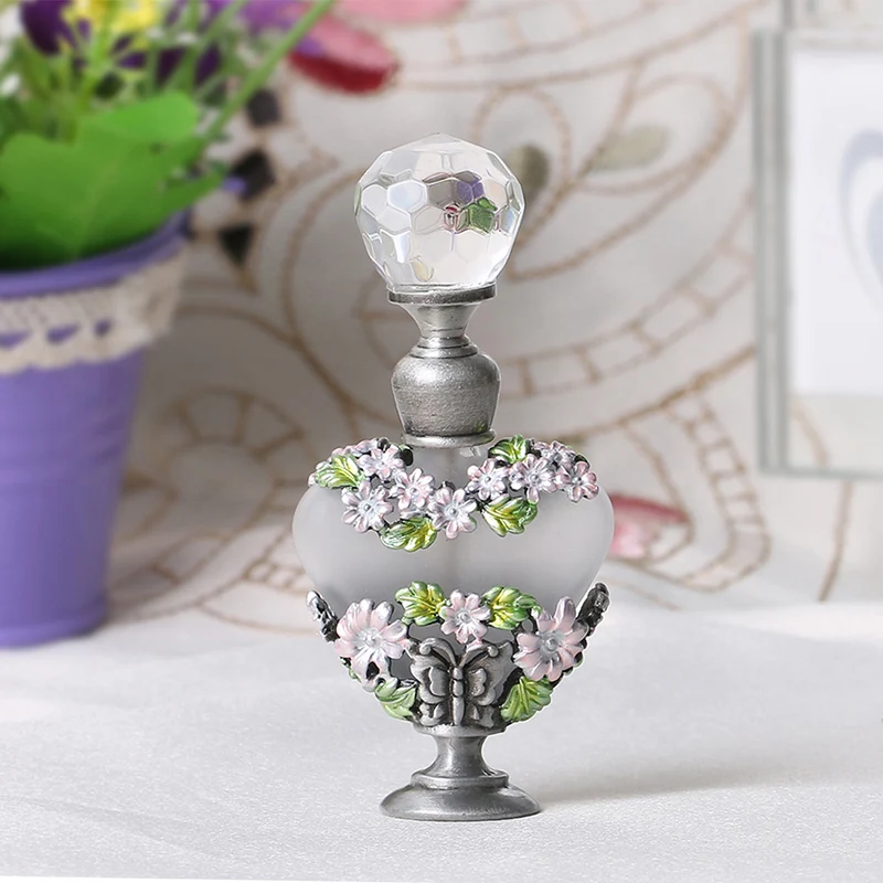 

8ml Retro Graven Flower Enlarge Vintage Metal Heart Shape Empty Clear Crystal Perfume Bottle Refillable Gift Free Shipping